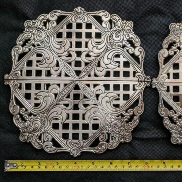 SET OF 2 GODINGER 20TH ANNIVERSARY BAROQUE SILVER HOT PLATES EXPANDABLE TRIVETS - Picture 6 of 7